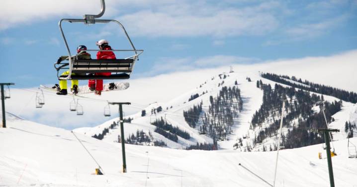 Dollar Mountain opens