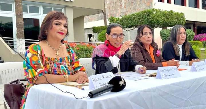 Exigen feministas de BCS Parlamento de Mujeres; denuncian violencia política