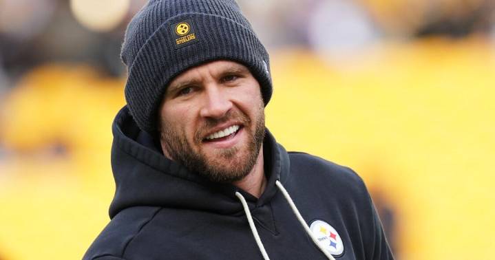 Friday's NFL notebook: Steelers' Watt has surgery to repair collapsed lung