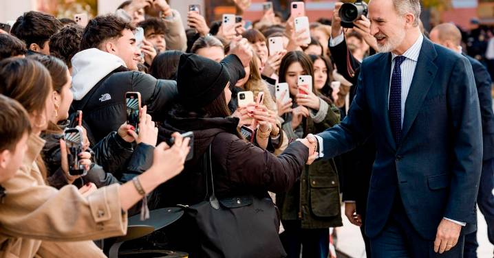 Felipe VI asegura que la Corona está siempre dispuesta a seguir evolucionando