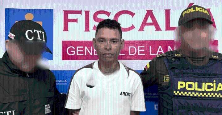 Capturan a alias ‘El Terror de San Luis’ señalado de incendiar casa familiar en Tenerife La Fiscalía, con apoyo del CTI y la Policía de Plato, confirmó la captura de Kevin Yojhamin Padilla De León.