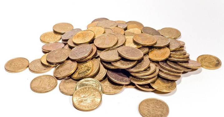 Unknown donor leaves $10,000 in gold coins at Daley Plaza Christkindlmarket