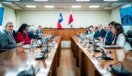 Chile y Perú acuerdan implementación de patrullajes conjuntos y coordinación policial en primera reunión del comité binacional