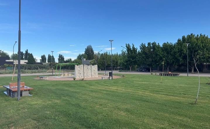 Cipolletti suma un nuevo parque y avanza con la remodelación de espacios verdes en dos barrios