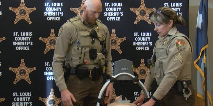 Life-saving medical device given to St. Louis County Sheriff’s Office