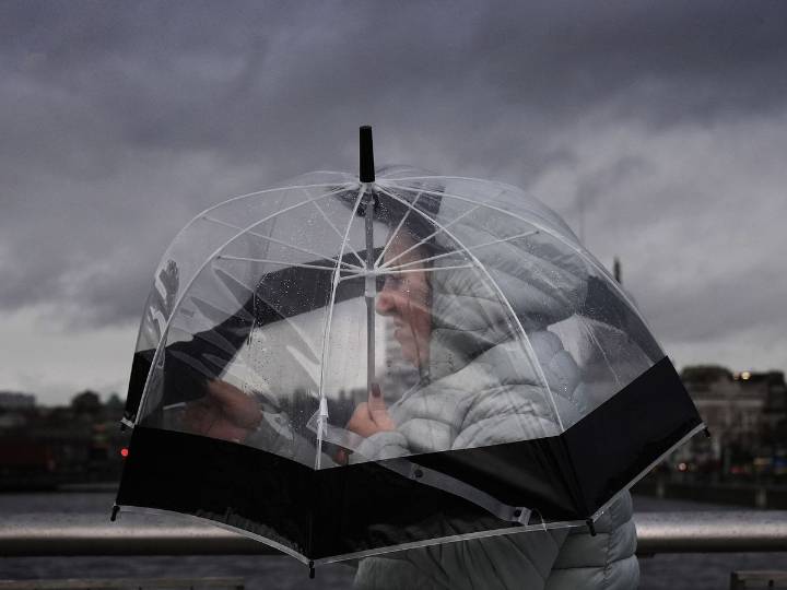 Storm Bram: 11 Irish counties under status orange weather warning