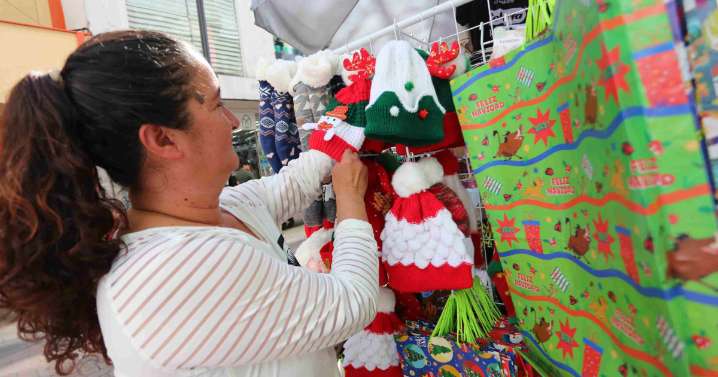 Son vendedores informales y buscan mejorar sus ingresos en Navidad: conozca cuatro historias en Manizales