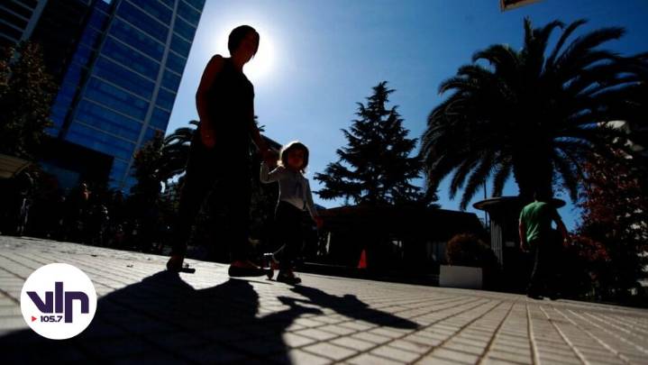 Comienza el verano meteorológico en Chile con pronósticos de calor y lluvias