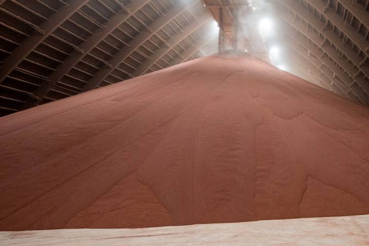 Ottawa, Nutrien to meet to discuss building $1-billion potash export facility in Canada