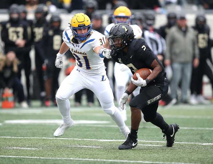 Frampton scores 3 TDs, leads Joe T. Robinson to first title since ’21