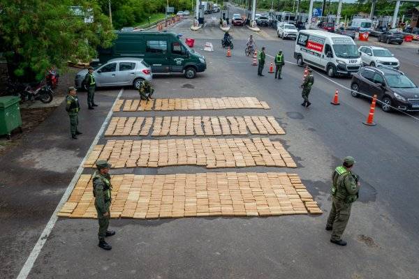Argentina: Interceptan más 1100 kilos de droga en el Puente Chaco Corrientes (IMÁGENES)
