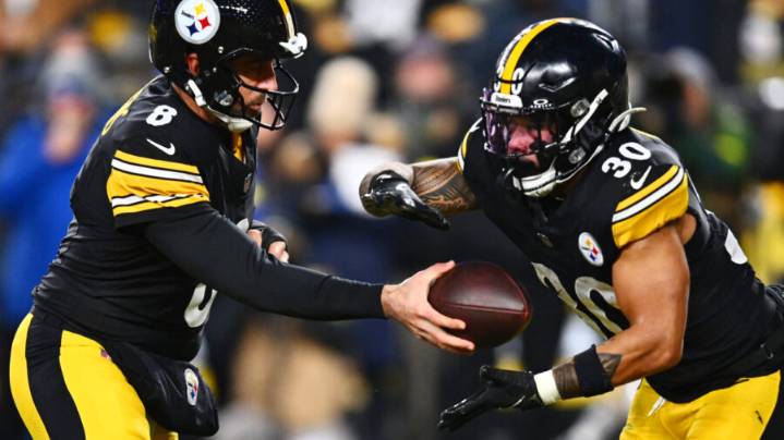 Former East RB Jaylen Warren Sets New Career High With TD Against Bills