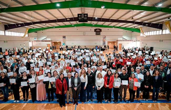 Se gradúan 991 personas de los talleres “Amor por Aprender” del DIF Saltillo