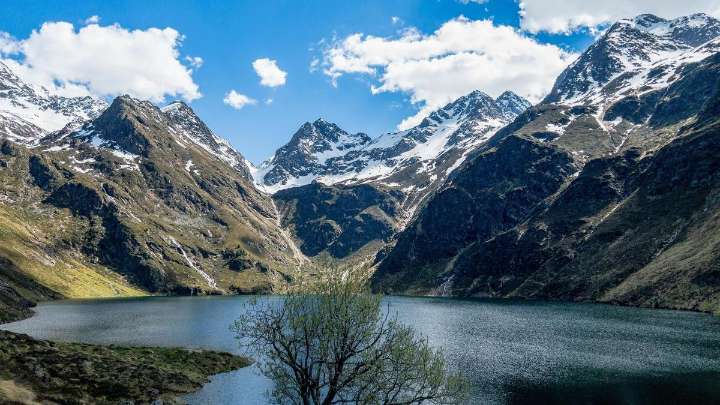 Cuatro muertos al estrellarse una avioneta en los Pirineos franceses junto a la frontera con España