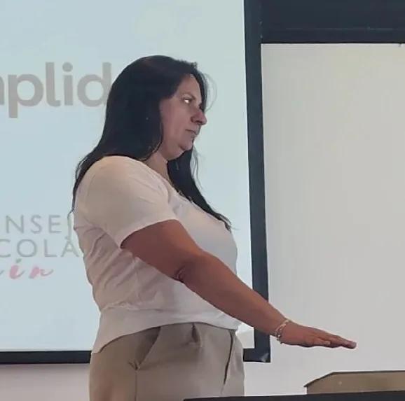 Paolizzi juró como consejera escolar con críticas a Nación y municipio