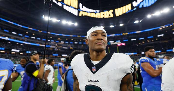 Eagles look to rebound against struggling Raiders after 3 straight losses