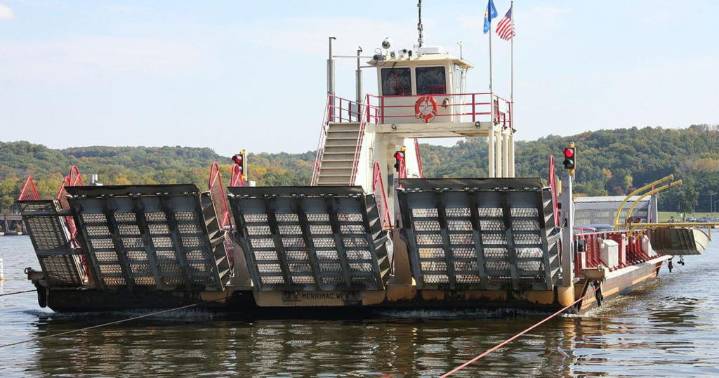 Merrimac Ferry closes for winter