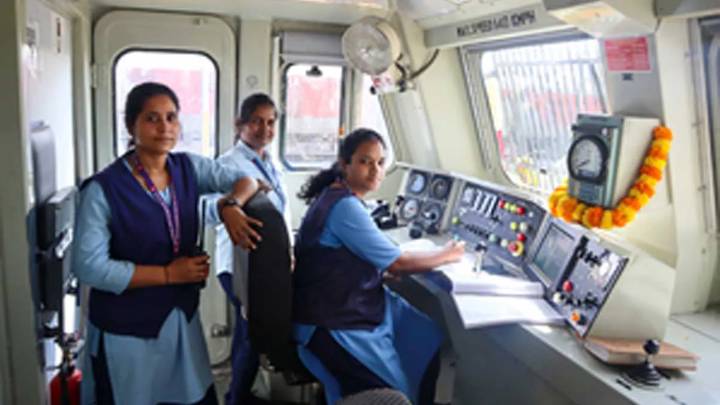 Railways Recruited 5.08 Lakh People in 10 Years, a 23.6% Rise, Says Minister