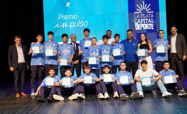 En una emotiva ceremonia se entregaron los premios Impulso Deportivo a jóvenes atletas de La Plata