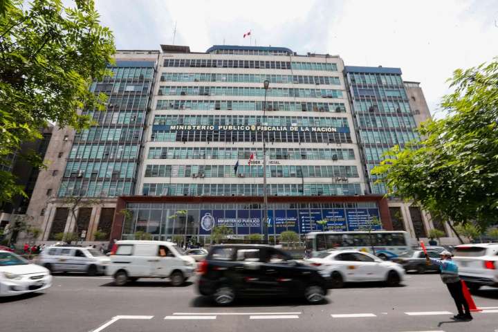 Fiscalía exige se imponga condena ejemplar y se destituya a fiscal Henry Amenábar