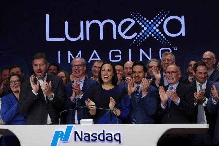 Lumexa Imaging valued at $1.76 billion as shares edge up in Nasdaq debut
