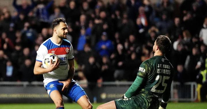 Bajrami scores late penalty to rescue point for Rangers at Dundee Utd