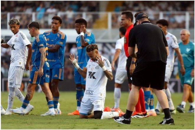 Se definió el Brasileirao: el Santos de Neymar se metió en Sudamericana, el Fortaleza de Palermo descendió y Fluminense se aseguró Libertadores