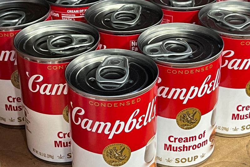 Campbell's keeps annual forecasts intact as shoppers rein in spending