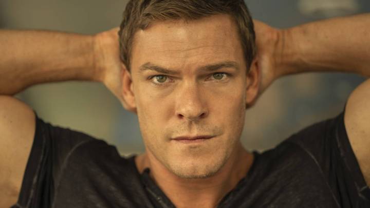 Alan Ritchson's "Messier" DCU Role Needs To Be One of These Six Characters