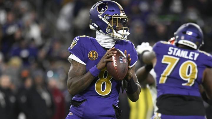 Which struggling QB can turn things around in Steelers-Ravens: Lamar Jackson or Aaron Rodgers?
