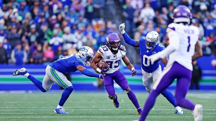 Vikings’ Aaron Jones dealing with shoulder injury after brutal Seahawks loss