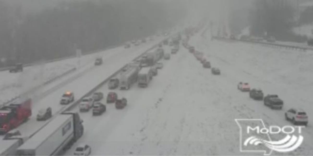 ‘Avoid travel’: Crashes snarl traffic across the St. Louis region
