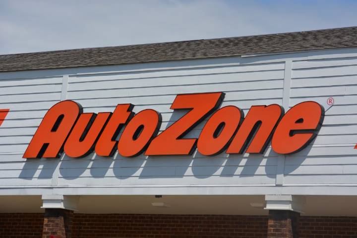 AutoZone expande su presencia con la apertura de 53 tiendas adicionales