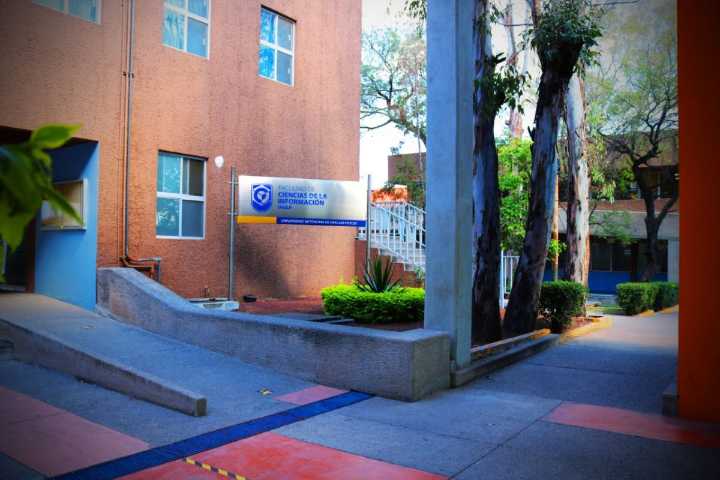 Denuncian colusión entre sindicato y directivos en Ciencias de la Información