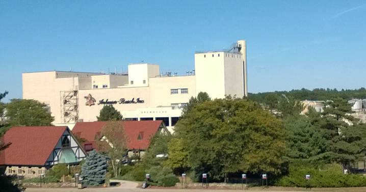 Anheuser-Busch to shutter its Merrimack brewery and offer relocation stipends to workers