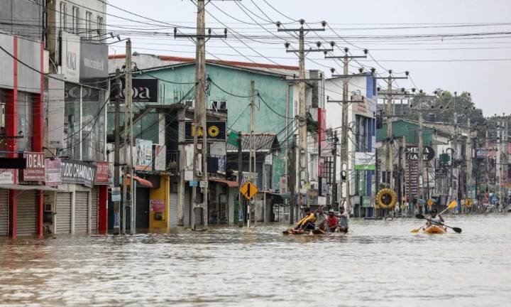 Inundaciones en Sri Lanka dejan 400 muertos, 336 desaparecidos y una alerta sanitaria