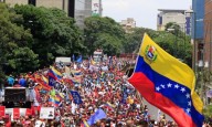 Pueblo venezolano marcha para denunciar  piratería norteamericana en Venezuela