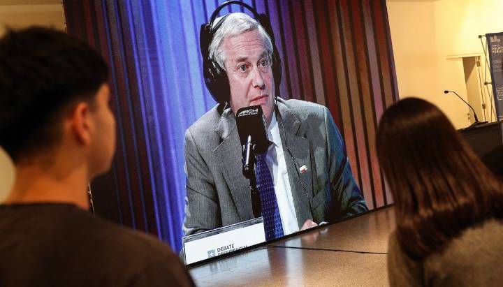 Editorial: Kast acorralado, al desnudo, pero ¿en problemas?: El costo del mal día y peor debate de José Antonio