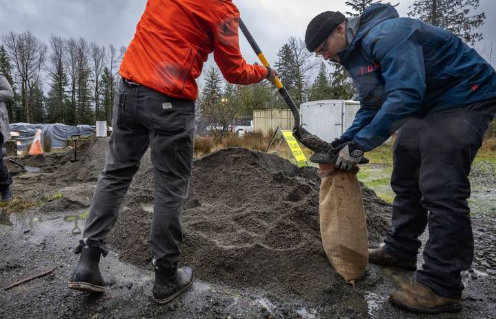 Live: Seattle weather updates: Atmospheric river to bring more rain, flooding