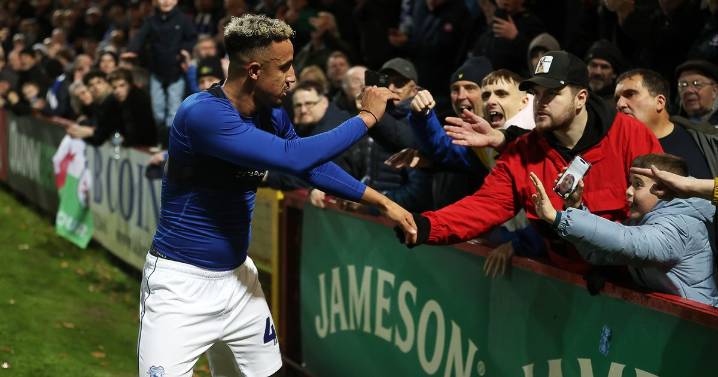 Callum Robinson says 'I don't want to be on the bench' as Cardiff City boss makes admission