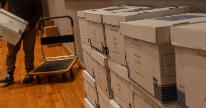 Missouri redistricting foes deal blow to Trump-backed congressional map