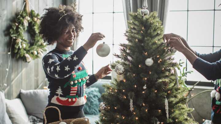 The Nature-Inspired Christmas Tree Trend That Brings The Outdoors In