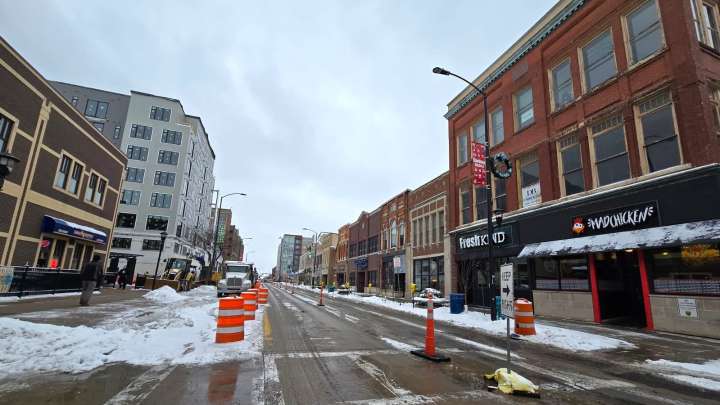 Downtown Green Bay businesses lose key parking for holiday shopping