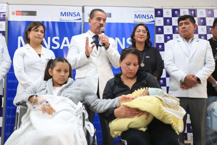 Perú presenta primer caso de embarazo ectópico con final feliz para madre y bebé