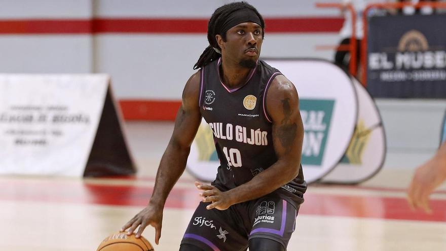 El contrato entre Lance-Amir Paul y el Cáceres es renovable mes a mes