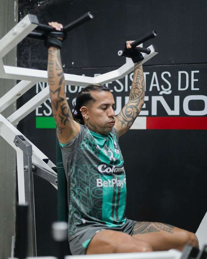 Oficial: Dayro Moreno renovó con el Once Caldas -