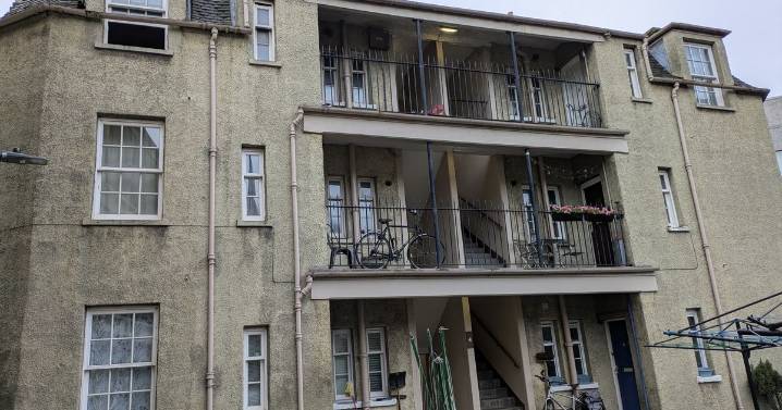 Edinburgh neighbours on terrifying moment they fled 'pouring smoke' from flat fire