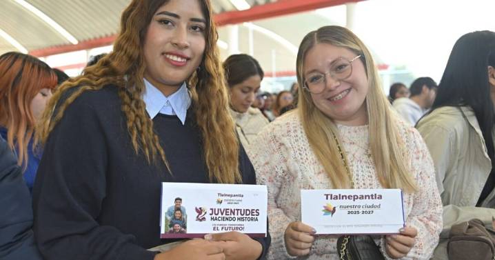 Tlalnepantla fortalece el futuro de sus juventudes con becas, apoyos y 22 mil libros de inglés