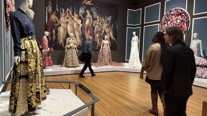 Review: Art museum’s big fall fashion show is captivating, sexy and fun, albeit with glitches