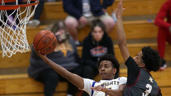 Bremerton boys basketball starts season with a 94